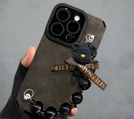 Smartphone Schutzhülle Case braun 3D Kette Schlaufe Anhänger Teddy Iphone 16